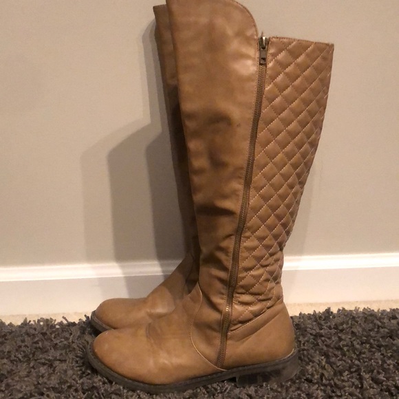 Tall boots - Picture 1 of 1